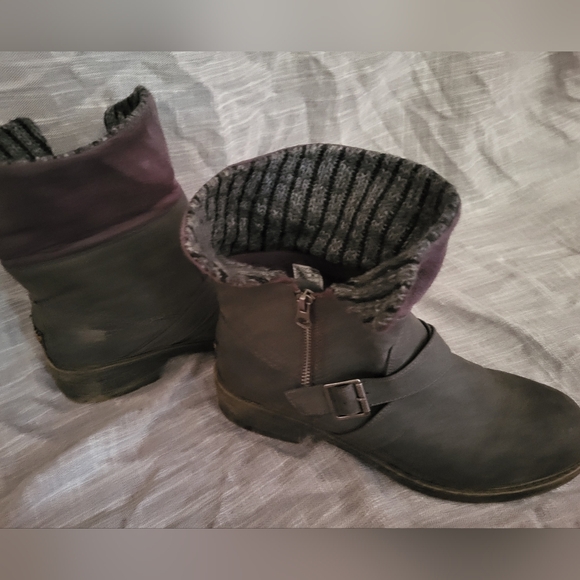 Rocket Dog Bentley Gray Side Zip Booties Cuffed Womens size 10 - Picture 2 of 4